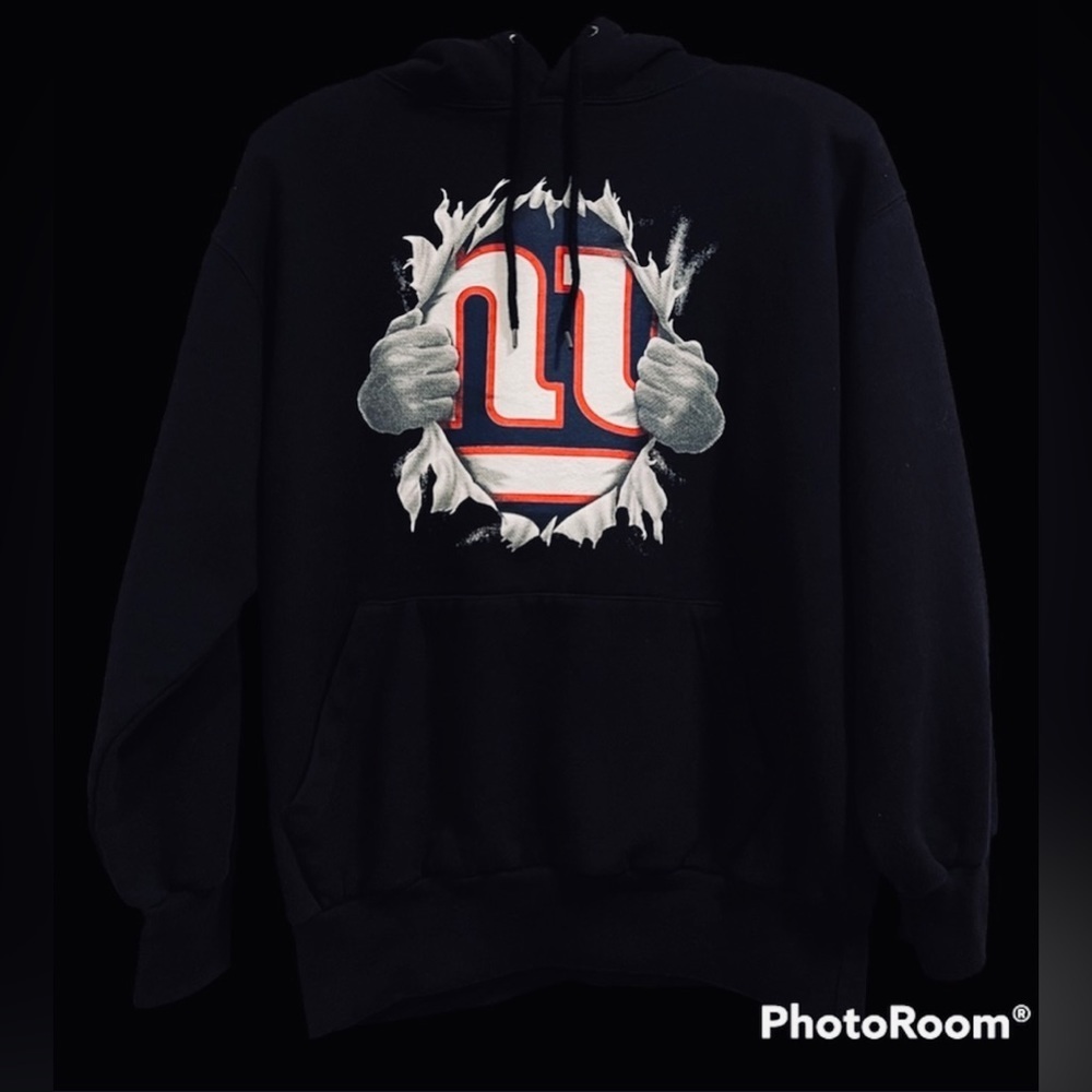 Men’s NY Giants graphic hoodie.